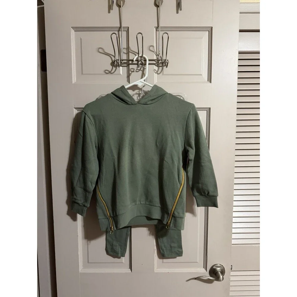 Girls Matching Sweatshirt & Leggings Set NWT Size Medium Green Adera Clothes